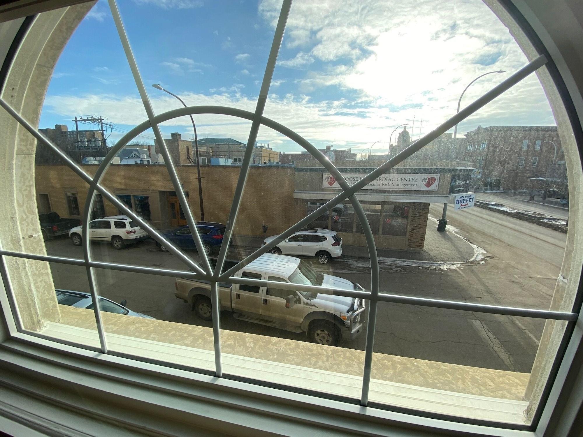 Grant Hall Hotel Moose Jaw Exterior photo