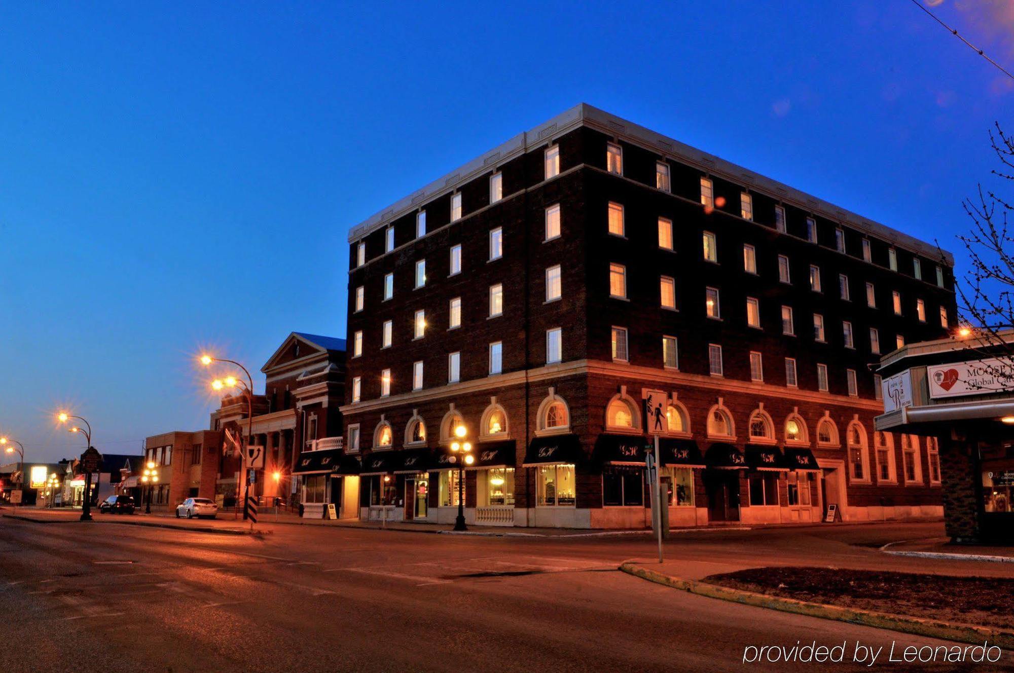 Grant Hall Hotel Moose Jaw Exterior photo